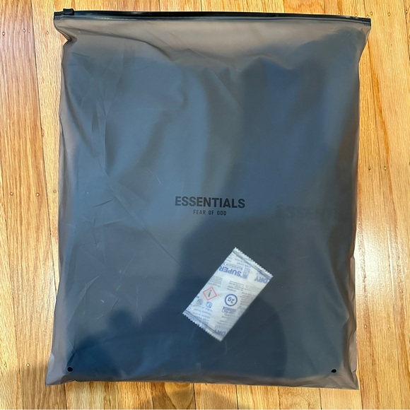 Fear of God Essentials Pull-Over Hoodie (SS22) Black/Stretch Limo - Picture 9 of 12